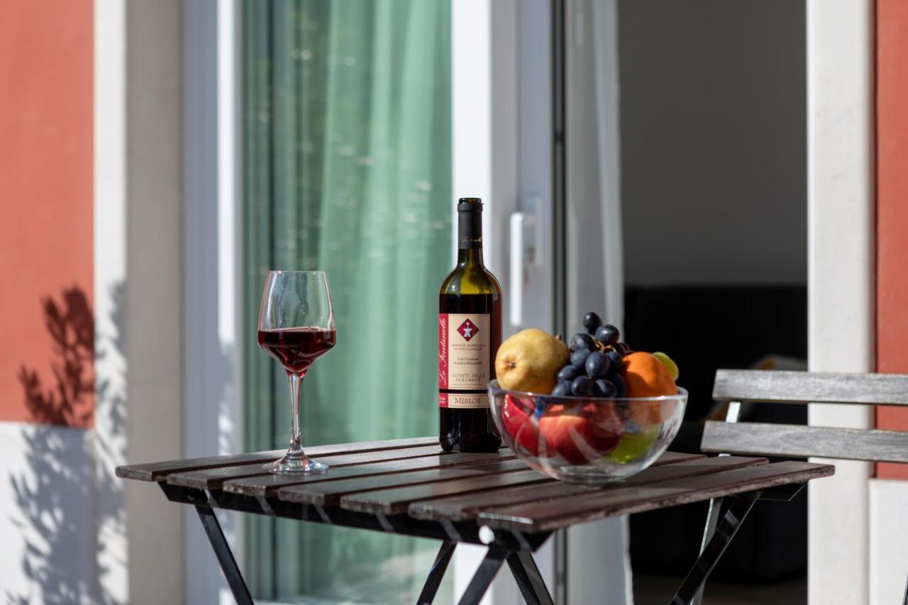 Residenza Ai Ferrari Apartment ริวาเดลการ์ดา ภายนอก รูปภาพ